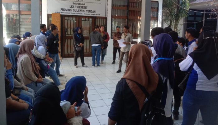 Sejumlah Sales XL Home Palu Datangi Disnakertrans Sulteng, Tuntut Gaji dan THR Tak Dibayar