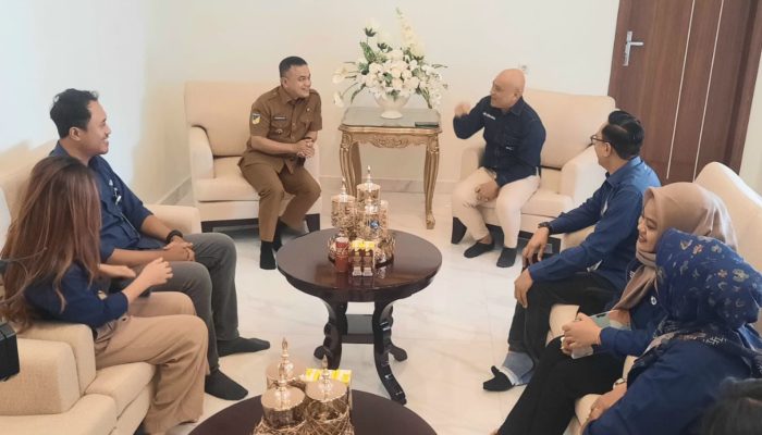 Wali Kota Palu Terima Kunjungan Kepala TVRI Sulteng Baru, Ternyata Punya Hobi yang Sama
