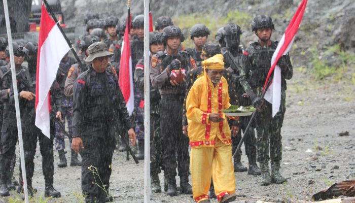 Polda Sulteng Pakai Air Wentira Donggala saat Upacara Tradisi, Pemuliaan Pataka Wira Dharma Brata