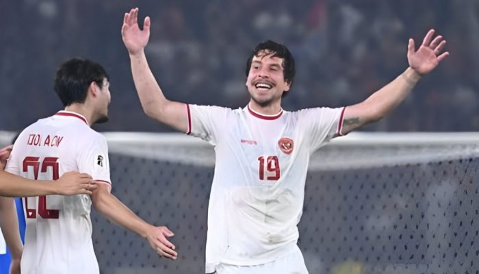 Thom Haye Terlihat di Markas AZ Alkmaar, Masa Depan Masih Misterius