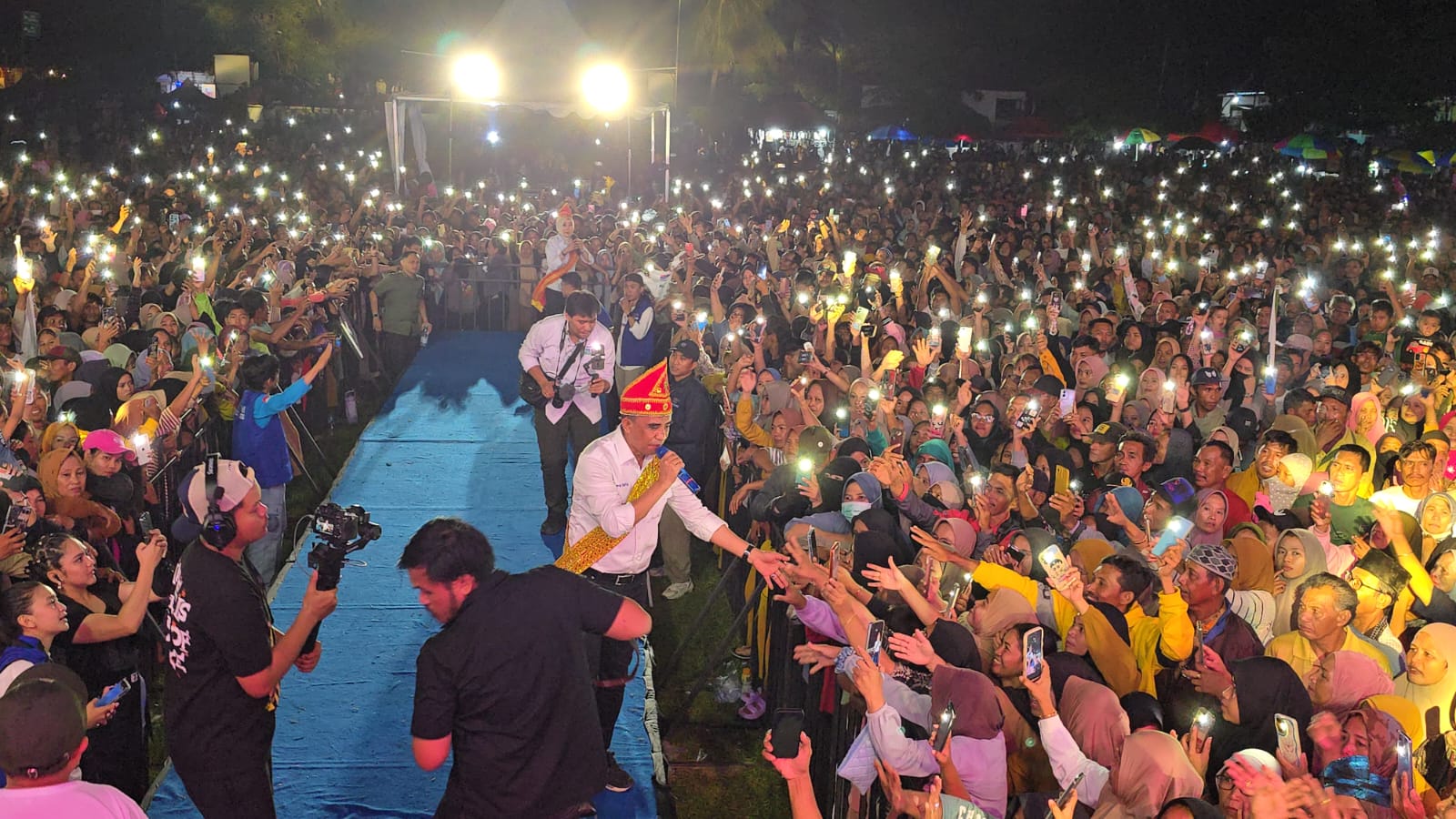 Deklarasi Pilkada 2024, Masyarakat Tolitoli Antusias Sambut Anwar Hafid dan Reny Lamadjido