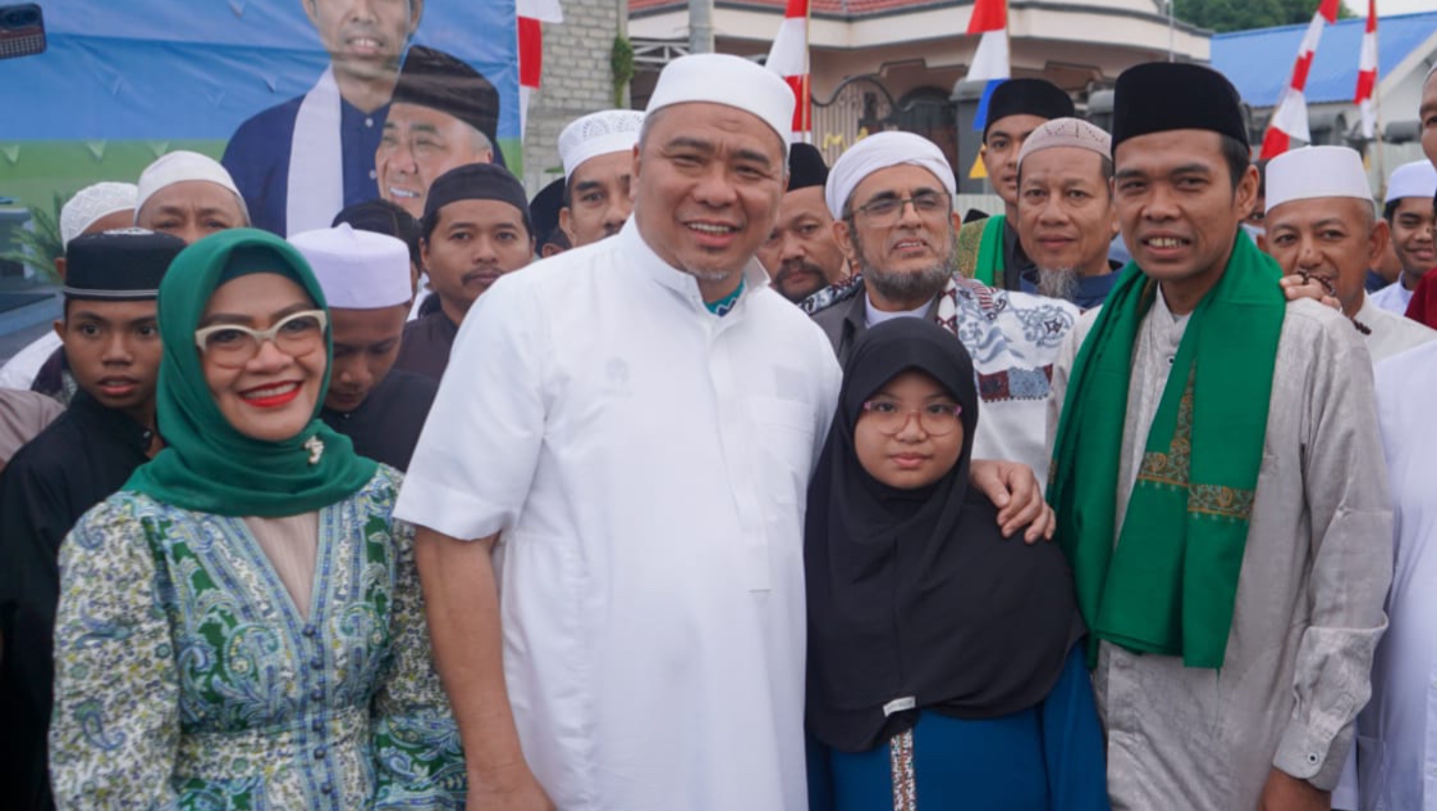 Ahmad Ali Dampingi Ustaz Abdul Somad Letakan Batu Pertama Pembangunan Masjid Ummu Ratna Sa'diyah