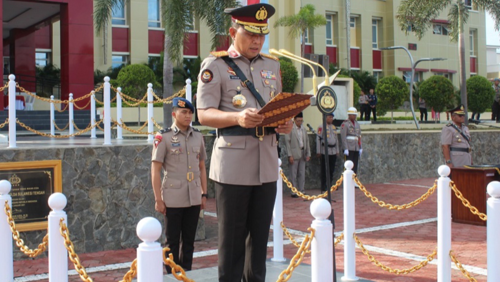 Wakapolda Sulteng Pimpin Upacara Peringatan Hari Juang Polri, Ingatkan Jasa Pahlawan