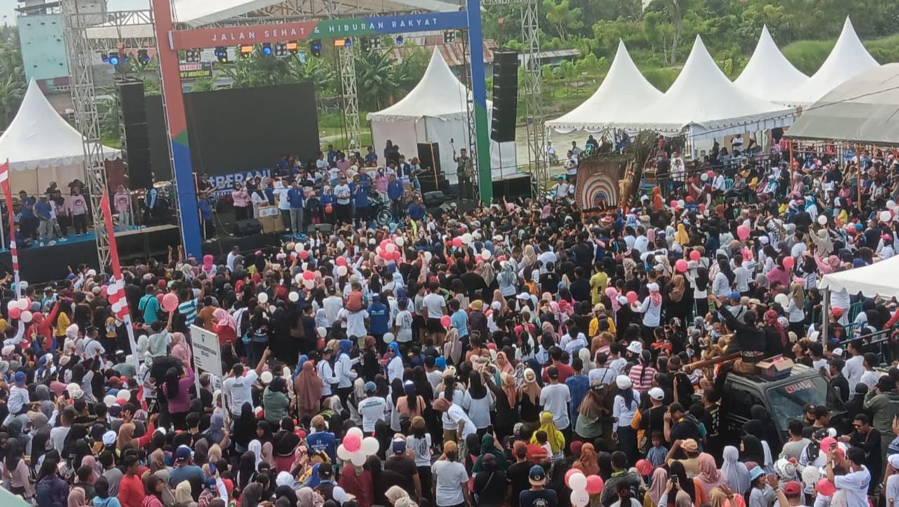 Ribuan Warga Kota Palu Ikut Jalan Sehat bersama Anwar Hafid dan Reny Lamadjido, Ada Pertunjukan Reog Ponorogo