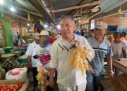 Ahmad Ali Blusukan ke Pasar Salakan, Pantau Langsung Kondisi Ekonomi Banggai Kepulauan