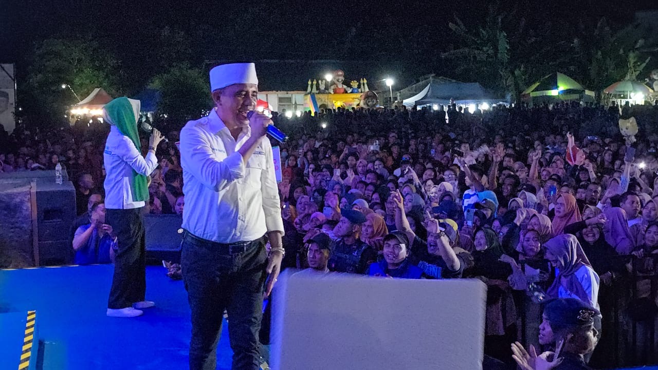 Deklarasi di Banggai: Memilih Anwar-Reny Berarti Menyiapkan Sekolah dan Kesehatan Gratis