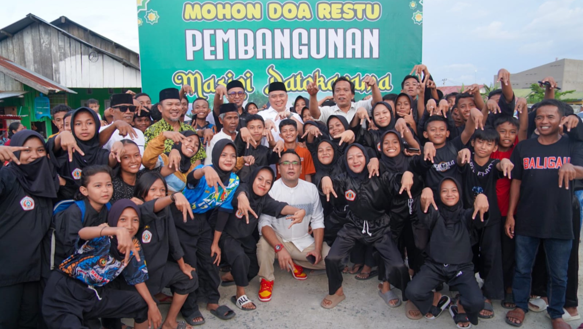 Ahmad Ali Letakan Batu Pertama Pembangunan Masjid Sakaya Datokarama di Kota Palu