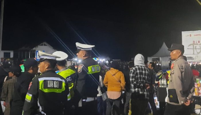 98 Personel Polres Sigi Siaga Amankan Deklarasi Anwar Hafid dan Reny Lamadjido di Lapangan Obor Desa Baluase