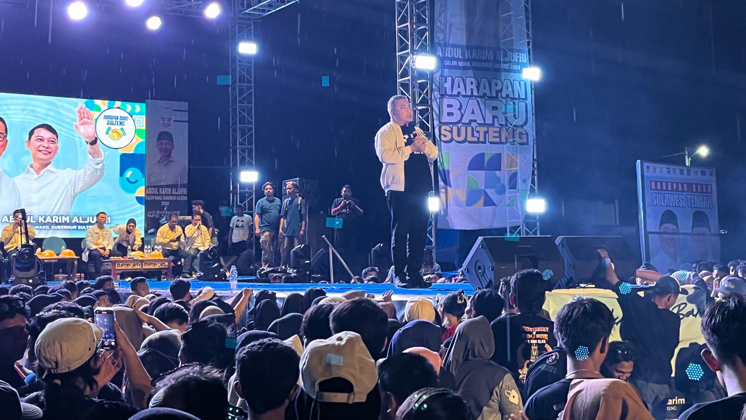 Ahmad Ali Sumbangkan Ambulans di Tojo Barat Pasca Beredar Kabar Warga Ditandu ke Puskesmas saat Hendak Lahiran