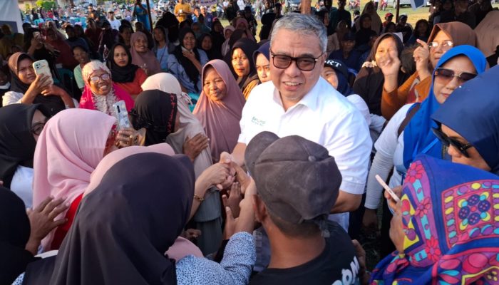 Ahmad Ali Jadi Rebutan Emak-emak di Layana Indah Palu, Potensi Menang Mutlak di Pilkada 2024