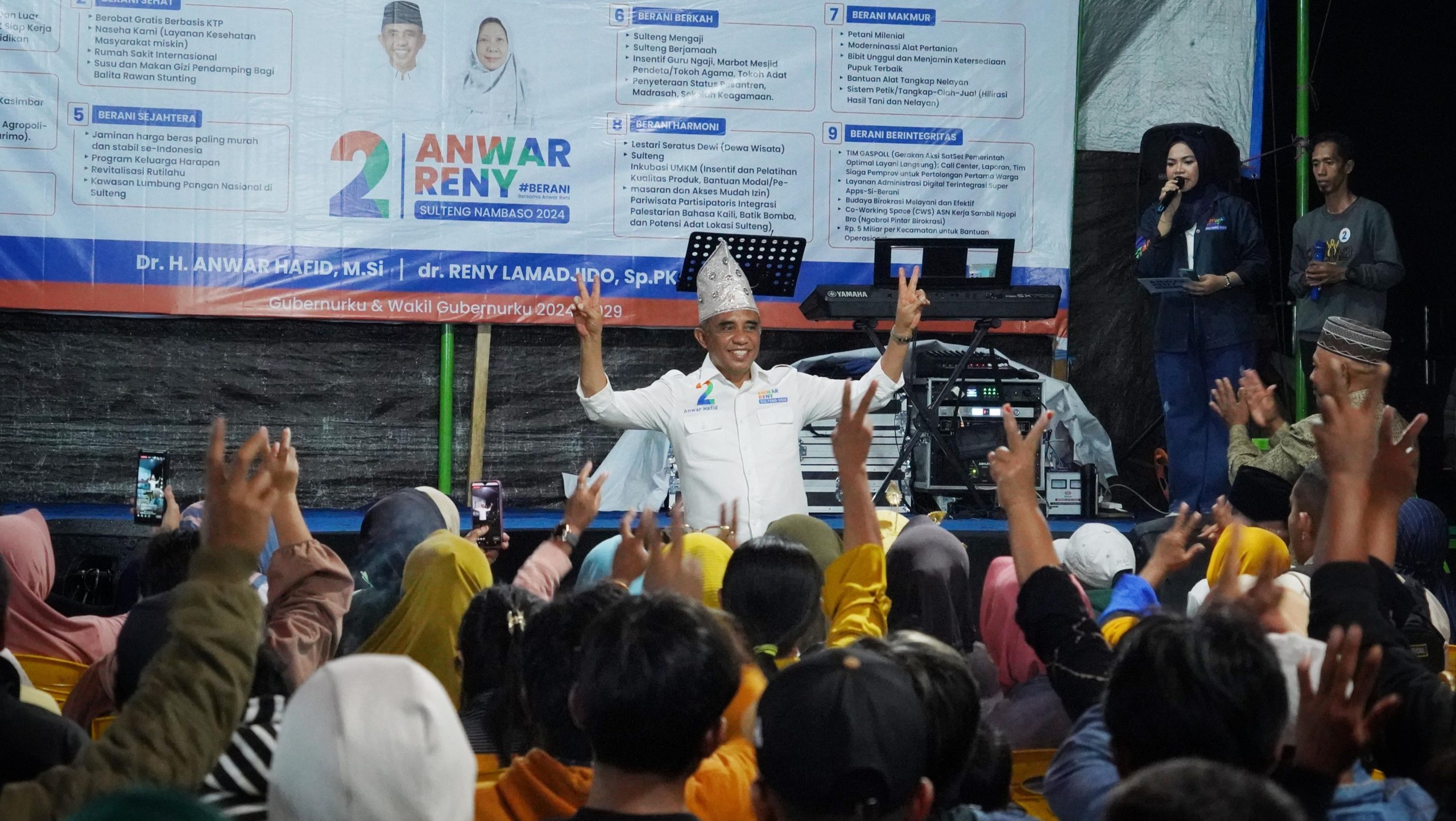 Kampanye Anwar Hafid di Pakoa Banggai Diguyur Hujan, Warga Tetap Antusias Dengarkan Visi-Misi Pilkada 2024