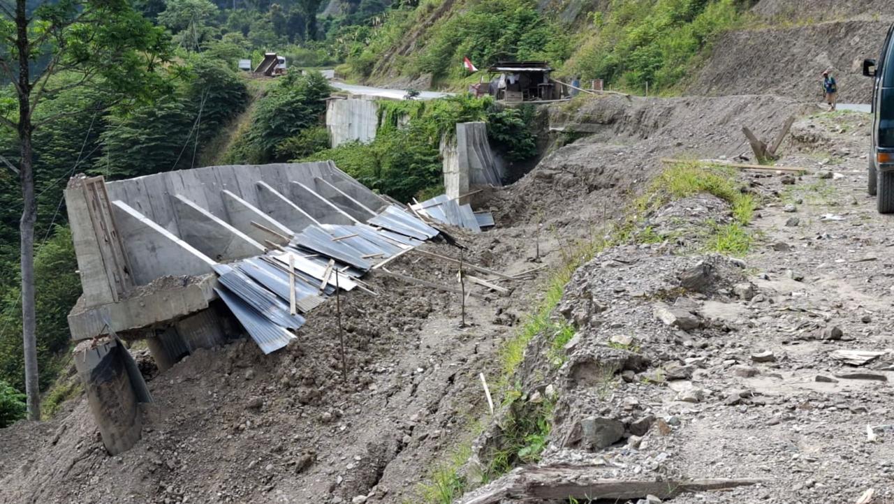 Habiskan Miliaran Uang Negara, Proyek Penanganan Lereng di Ruas Jalan Kebun Kopi-Nupabomba Terancam Gagal Konstruksi
