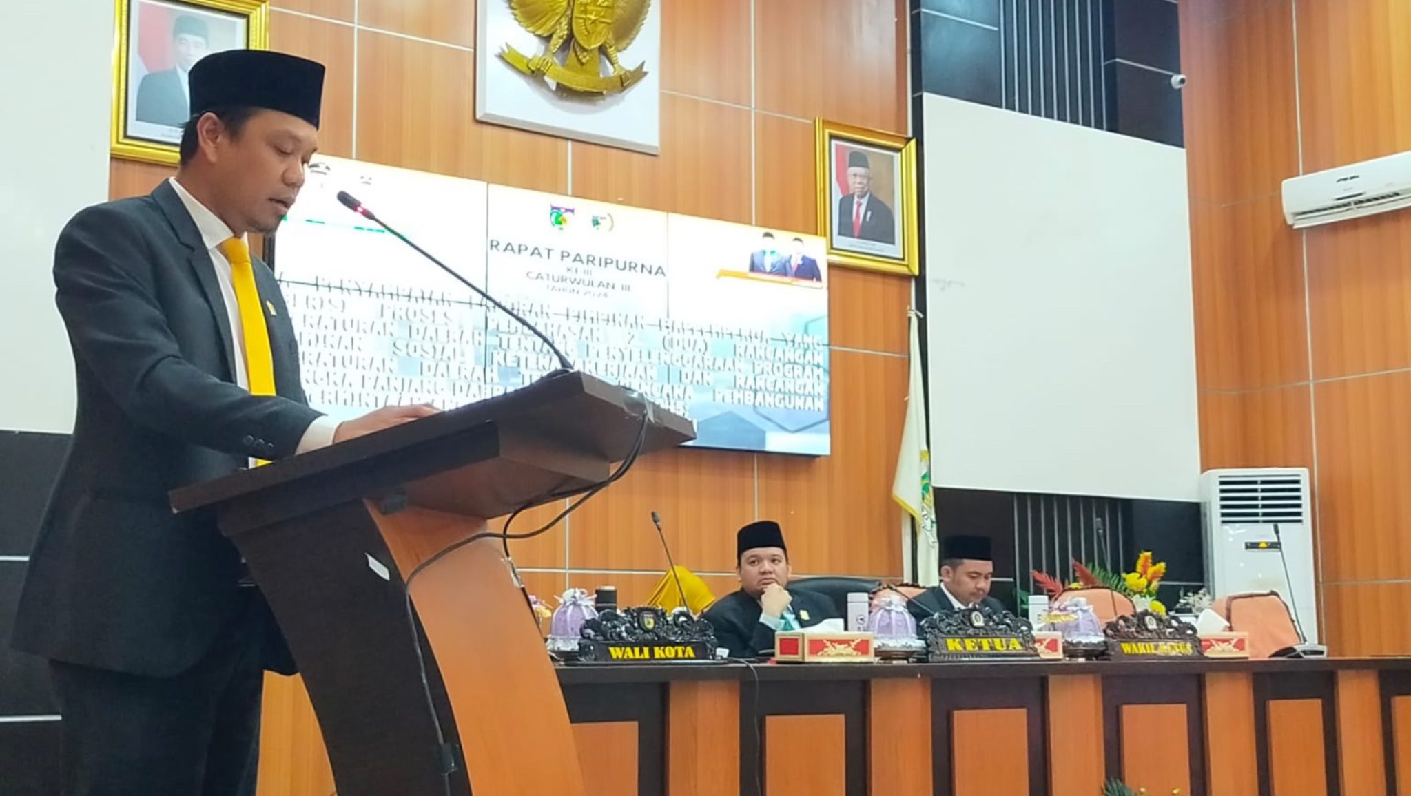 DPRD Kota Palu Bahas Finalisasi Ranperda Jaminan Sosial Ketenagakerjaan dalam Rapat Paripurna