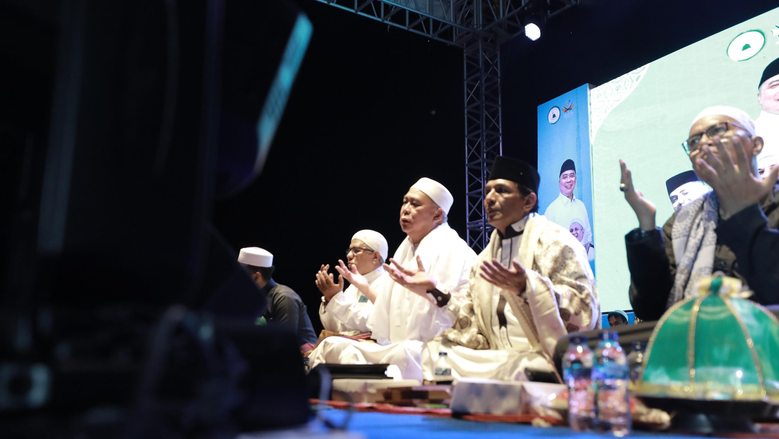 Ribuan Masyarakat Ikut Gema Maulid Akbar di Sail Tomini Kayubura, Doakan Ahmad Ali Jadi Gubernur Sulteng