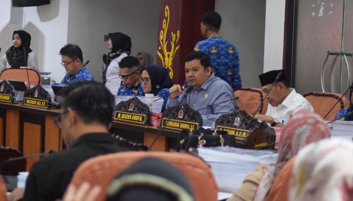 Rapat Banggar DPRD Kota Palu Bahas APBD 2025, Hari Pertama Diskors