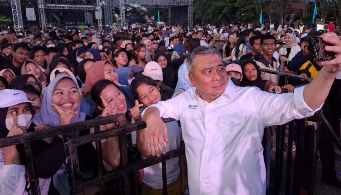 Ribuan Warga Padati Kampanye Akhir Ahmad Ali di Lapangan Immanuel Palu