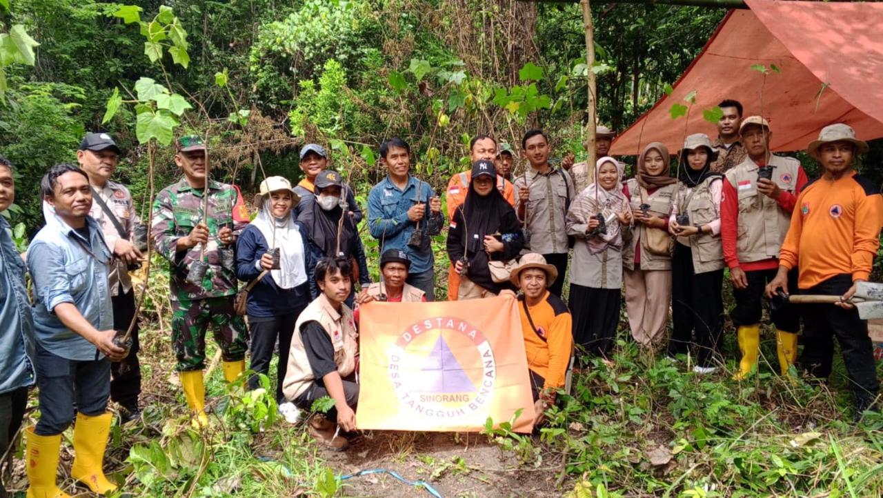 Kolaborasi Hijau: Penanaman Pohon Kemiri di Hutan Bakariang Banggai Jaga Habitat Burung Maleo