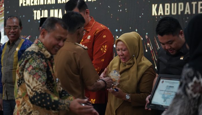 Pemkot Palu Terima 3 Penghargaan dari Kementerian Keuangan-Hukum dan Hak Asasi Manusia RI