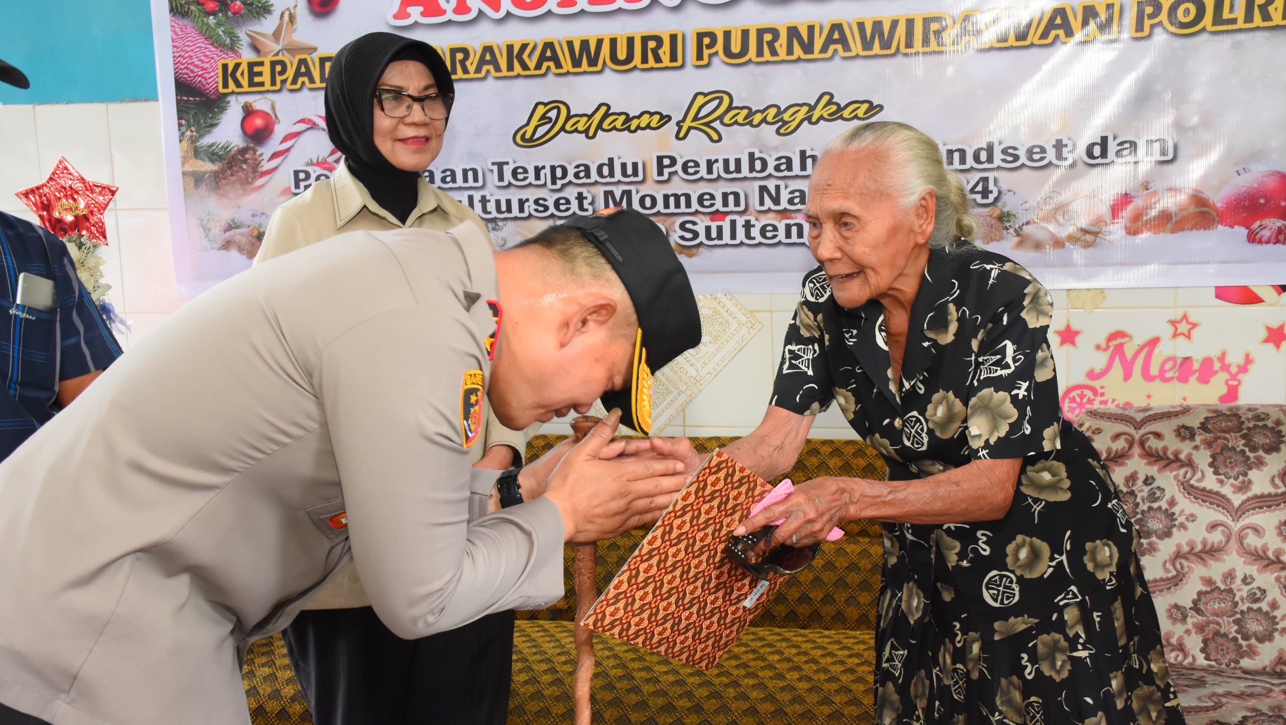 Kapolda Sulteng Kunjungi 2 Panti Asuhan dan Warakawuri Jelang Perayaan Natal 2024