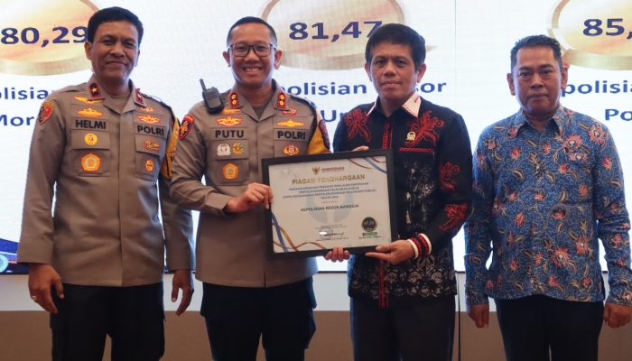 Raih Predikat Kepatuhan Pelayanan Publik Zona Hijau 2024, Polres Banggai Terima Penghargaan dari Ombudsman RI