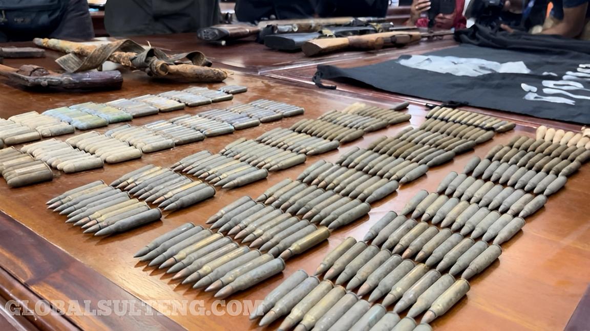 Daftar Barang Bukti Kelompok Teroris yang Berhasil Diamankan Satgas Madago Raya: Ada Bom, Senpi dan Jaket-Bendera Berlogo ISIS