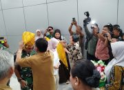 Kunjungan Kerja Pangdam XIII/Merdeka Mayjen TNI Suhardi Disambut Prosesi Adat