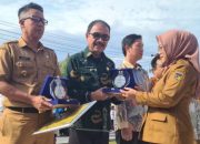 Dukung Program STBM, Pemerintah Kota Palu dan Kabupaten Poso Terima Penghargaan dari Dinas Kesehatan Sulteng