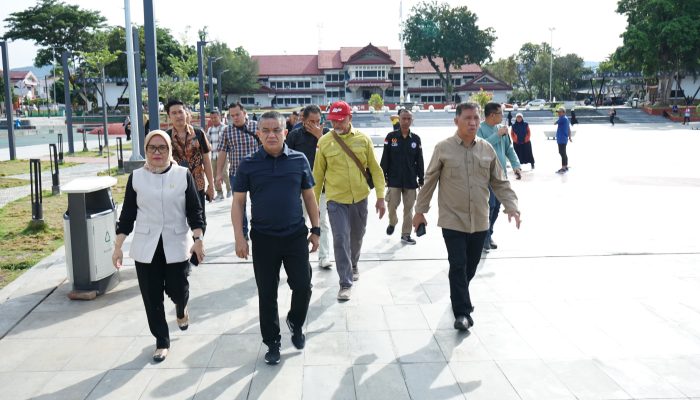 Wali Kota-BI Sulteng Tinjau Penempatan Media Informasi CBP Rupiah di Lapangan Vatulemo Palu