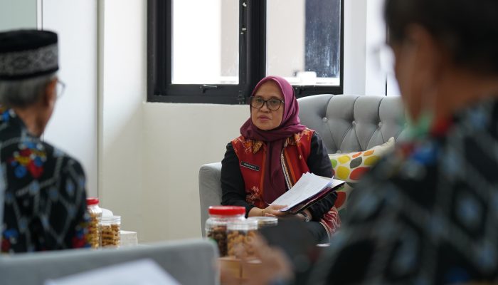 Sekda Irmayanti Pettalolo dan PWRI Kota Palu Bahas Persiapan Kunjungan Balasan PWRI Kaltim