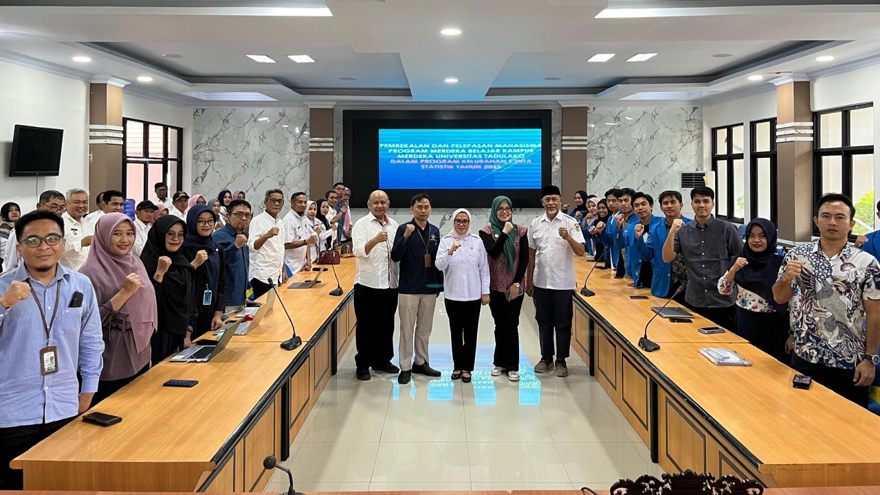 Sekda Irmayanti Pettalolo Lepas Peserta MBKM Untad, Lurah Diminta Jadi Mentor