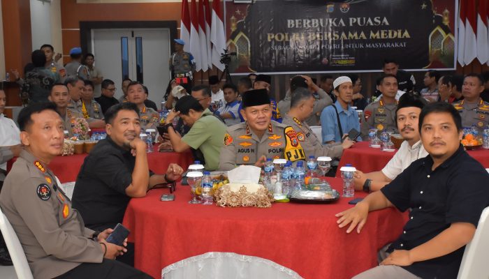 Polda Sulteng Gelar Buka Puasa Bersama Media dan Bagikan 2.400 Takjil ke Masyarakat