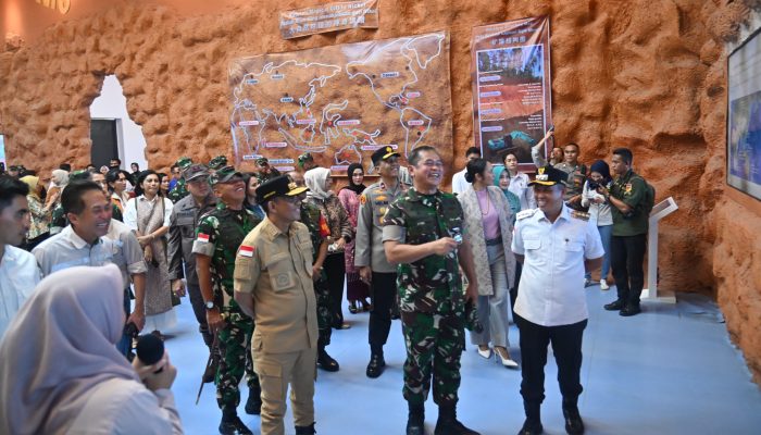 Gubernur Sulteng Anwar Hafid dan KSAD Kunjungi PT IMIP Pasca Tinjau Hasil Pembangunan Program TMMD di Morowali