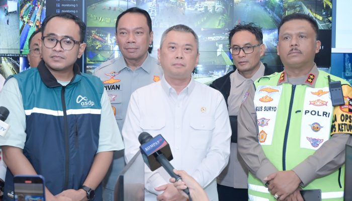 Kakorlantas Polri, Menhub dan Dirut Jasa Raharja Pantau Arus Mudik di Pelabuhan Merak