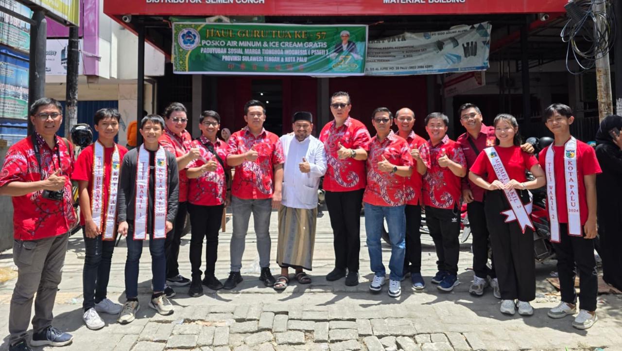 Komunitas Tionghoa Bagi-bagi Ribuan Makanan dan Minuman Gratis di Haul Guru Tua ke-57 di Kota Palu