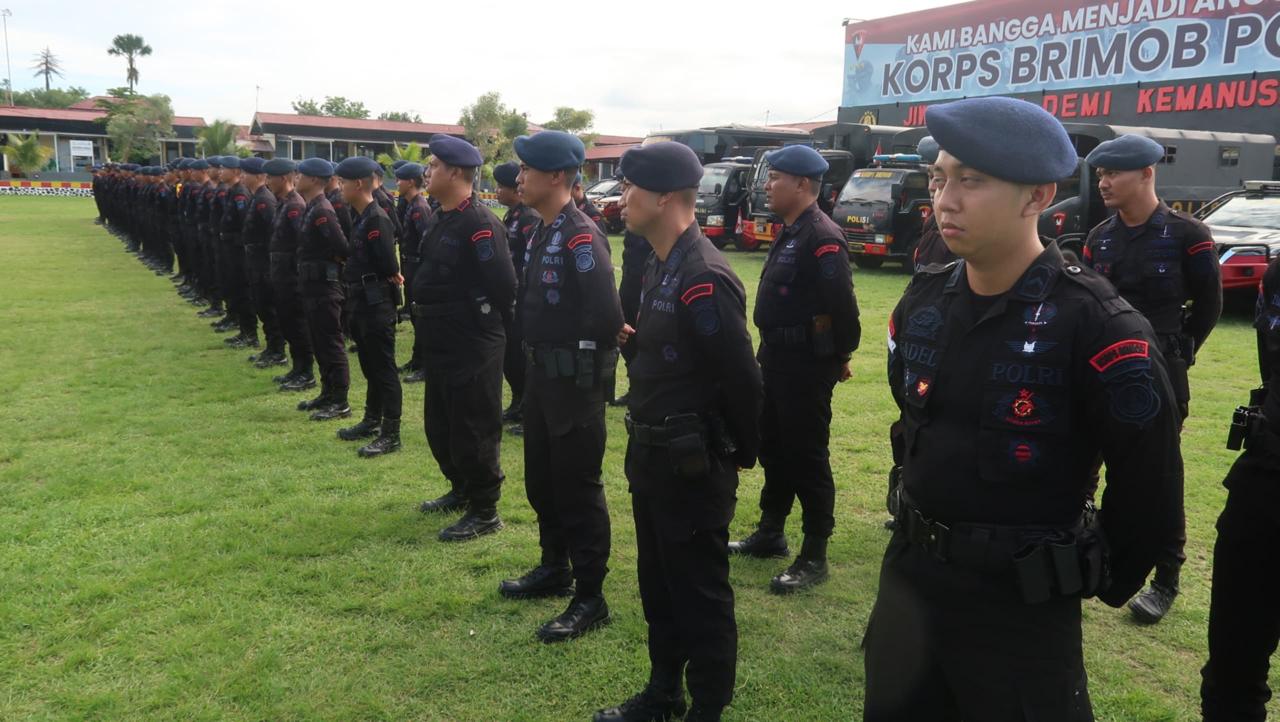 Pengamanan PSU Pilkada Banggai, Dansat Brimob Ingatkan Personel Disiplin saat Bertugas