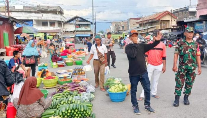 Pedagang Pasar Inpres Manonda Palu Pantau Harga dan Stok Bahan Pokok Jelang Idulfitri 2025
