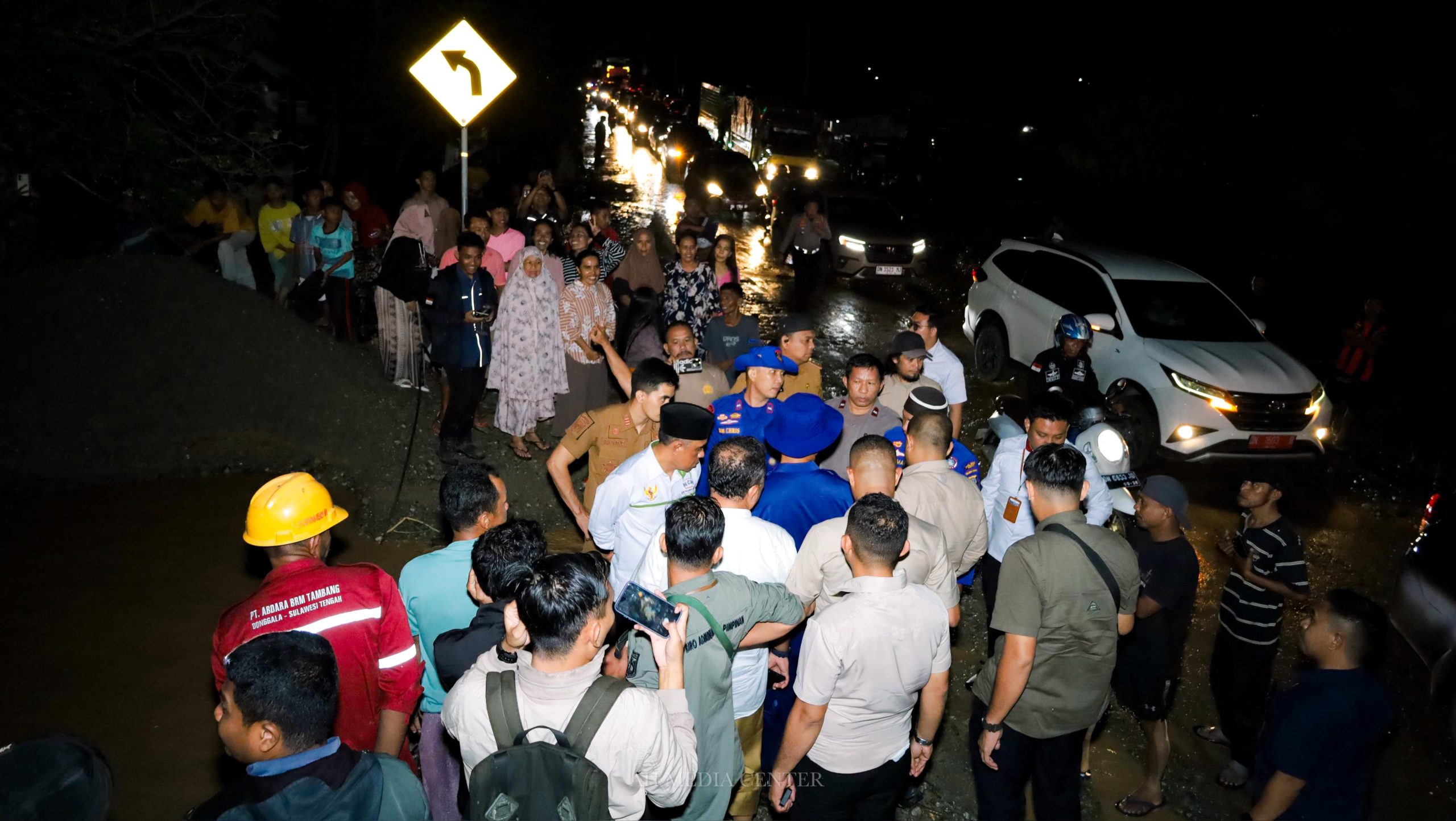 Tinjau Banjir di Donggala, Gubernur Anwar Hafid Sebut Perlu Evaluasi Pengelolaan Tambang