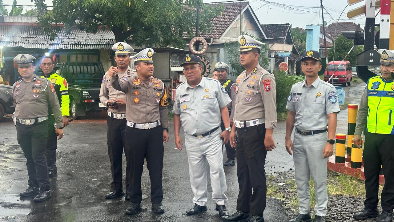 Jasa Raharja Tanggap Cepat Tangani Korban Kecelakaan di Lintasan Kereta di Magetan Jawa Timur