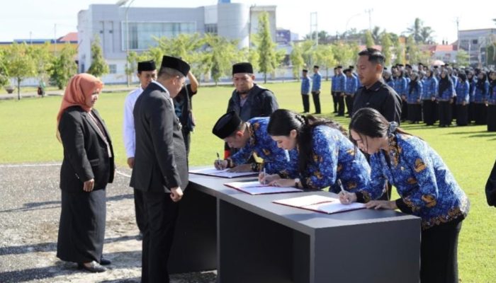 827 CPNS dan PPPK Morowali Dilantik Serentak, Bupati Iksan Ingatkan Tak Minta Pindah Tugas
