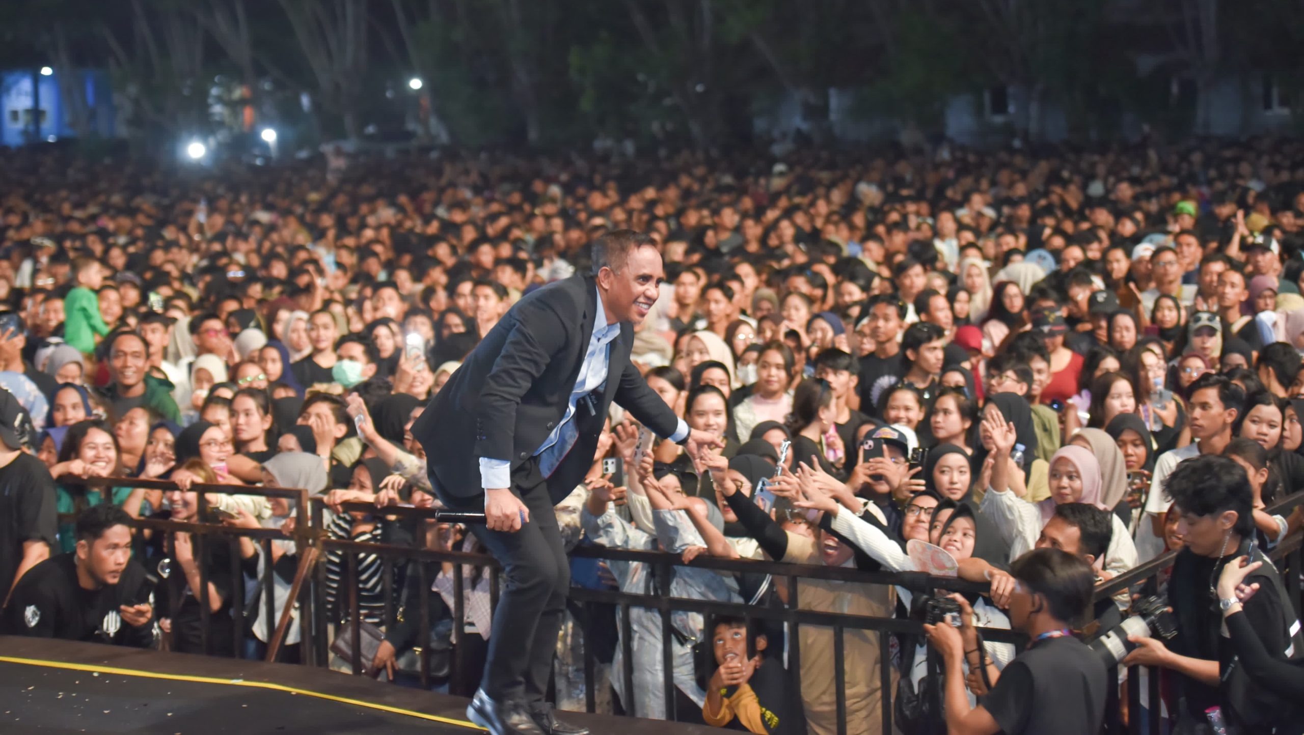 Puncak Perayaan Semarak Sulteng Nambaso Dipadati Ribuan Masyarakat di Lapangan Imanuel Palu