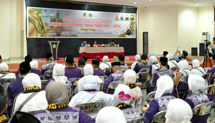 Sekprov Novalina Lepas 360 Jemaah Haji Sulteng Kloter Pertama BPN-7, Hari Ini Terbang ke Embarkasi Balikpapan