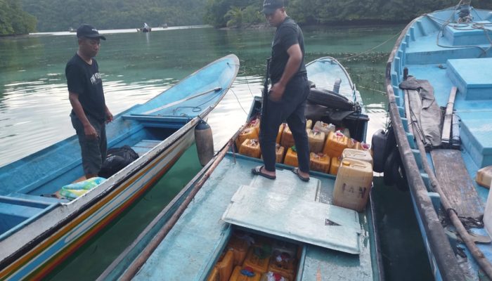 Polisi Gagalkan Pengiriman 2,2 Ton Solar Subsidi Tujuan Taliabu Maluku Utara, Dua Pelaku Terancam Denda Rp 60 Miliar