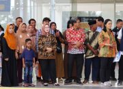 Wabup Morowali Jemput Langsung Anak WNI yang Dipulangkan dari Malaysia