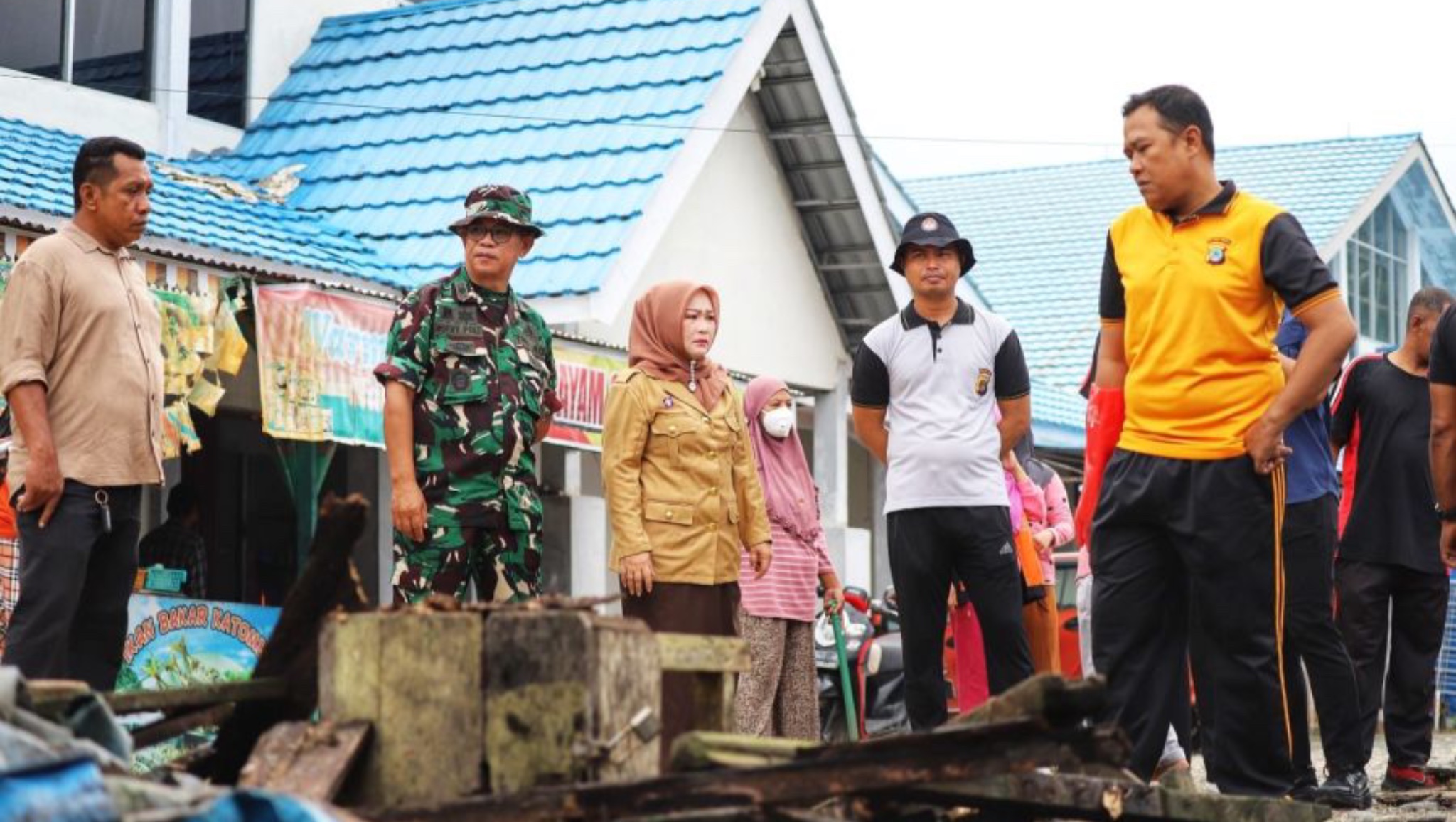 Wabup Iriane Ilyas Ajak Masyarakat Bangun Budaya Hidup Bersih Lewat Aksi Karya Bakti di Pasar Bungku Tengah