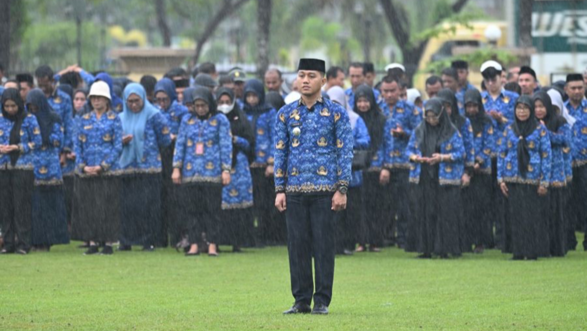 Pemkab Morowali Gelar Upacara Harkitnas ke-117 dan Serahkan Bantuan Motor untuk Satpol PP