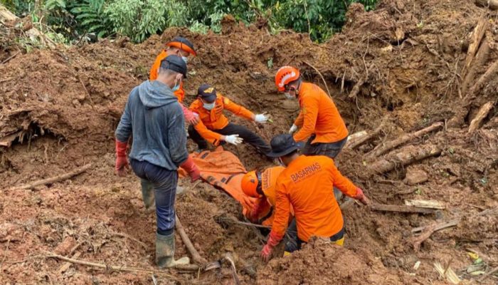 Tim SAR Temukan Seluruh Korban Longsor Gunung Tirtanagaya Parimo, Pencarian Ditutup