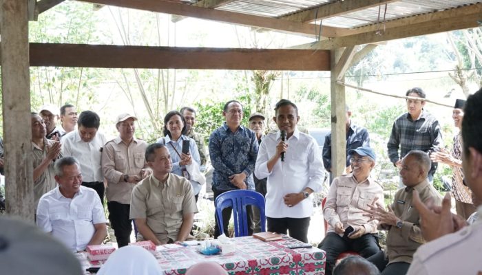 Menteri Transmigrasi Tinjau Desa Lembantongoa, Dorong Hilirisasi Ekonomi dan Percepatan Infrastruktur