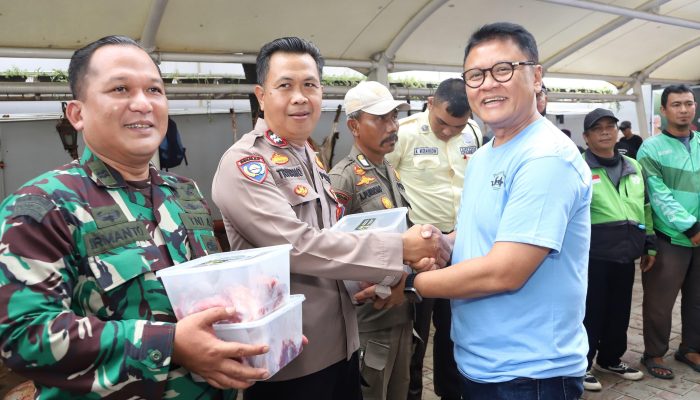 Hari Raya Idul Adha 2025, Jasa Raharja Sembelih 7 Sapi-15 Kambing, Daging Dibagikan ke Pegawai dan Masyarakat