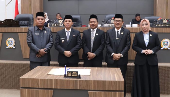 Rapat Paripurna, Bupati Iksan Baharuddin Paparkan Rancangan Perubahan KUA-PPAS Morowali 2025
