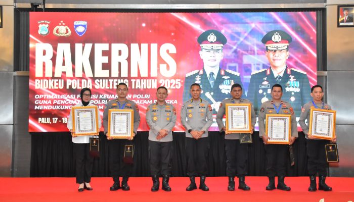IKPA 2024 Capai Nilai Sempurna, 5 Personel Polda Sulteng Terima Penghargaan dari Kapolri